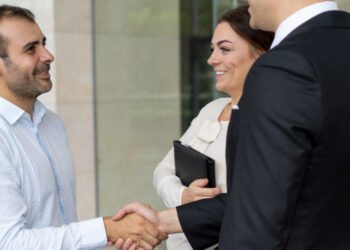 how to introduce yourself in english